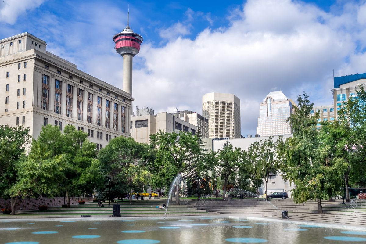 A photo of downtown Calgary with the sky tower in the background